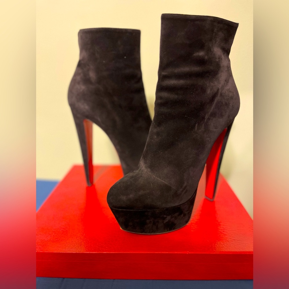 Christian Louboutin Black Veau Velours fierce 160